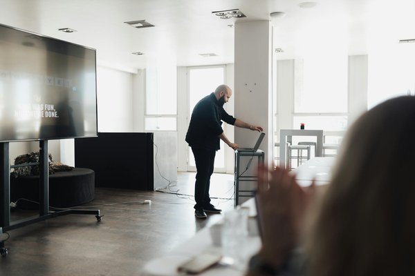 Compétences Clés Développées à Travers une Formation en Leadership au Féminin